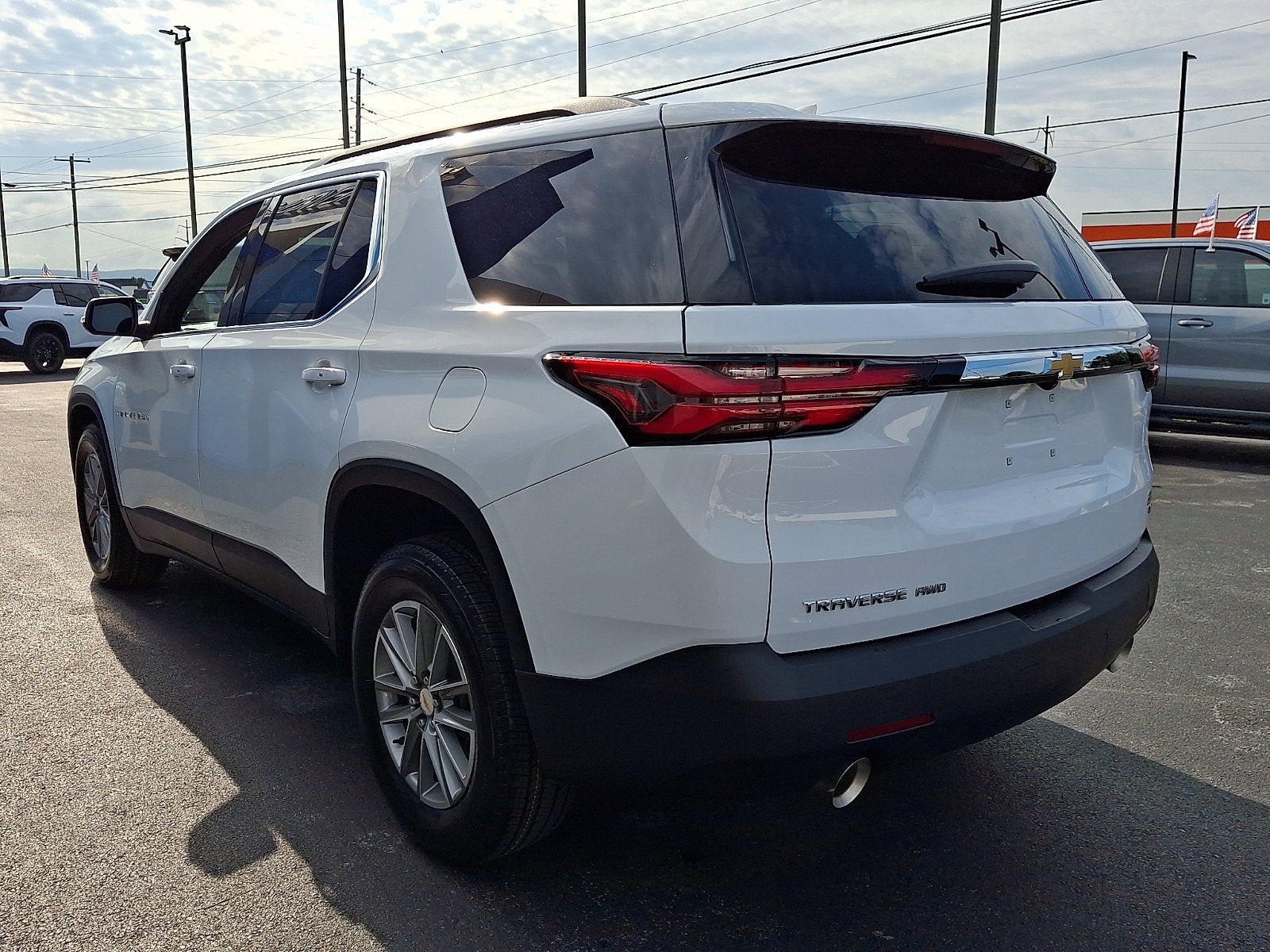 Used 2023 Chevrolet Traverse LT w/ LPO, Floor Liner Package AWD/4WD image 4