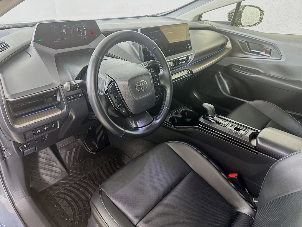 Used 2024 Toyota Prius XLE AWD/4WD image 10