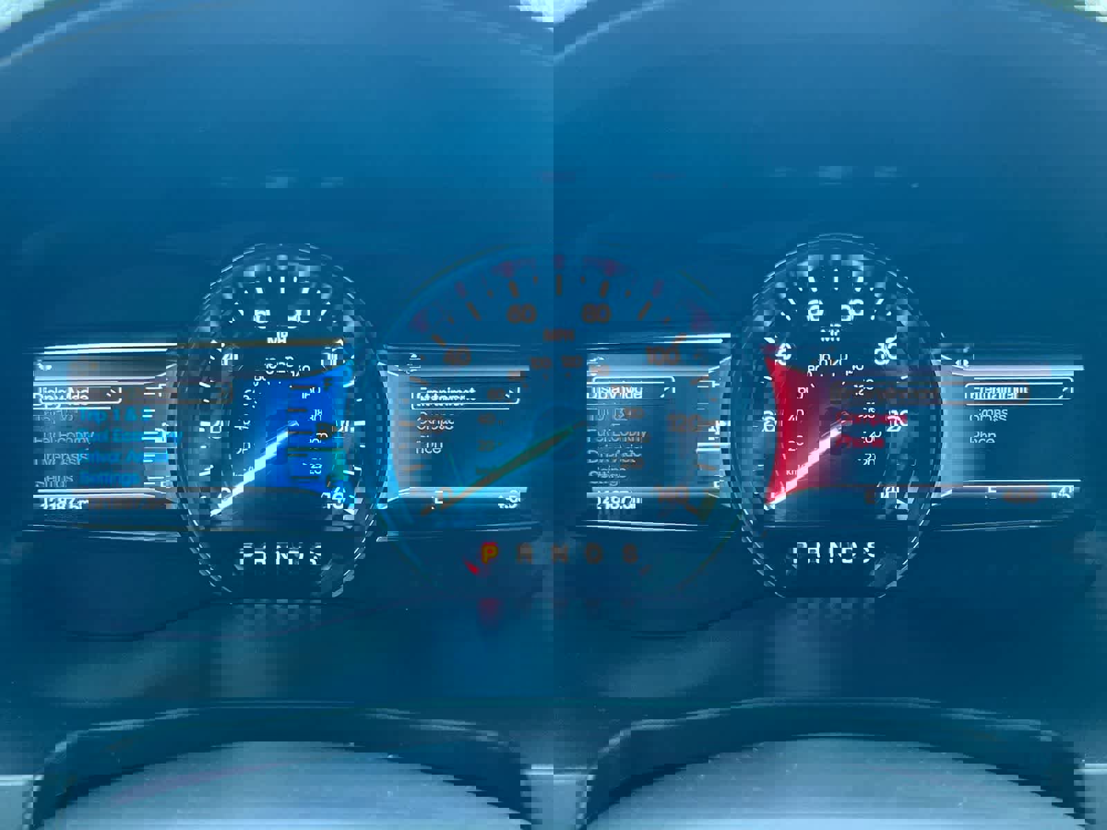 Used 2017 Ford Explorer XLT w/ Equipment Group 202A AWD/4WD image 32