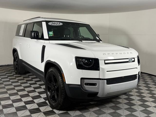 Used 2023 Land Rover Defender 130 SE image 10