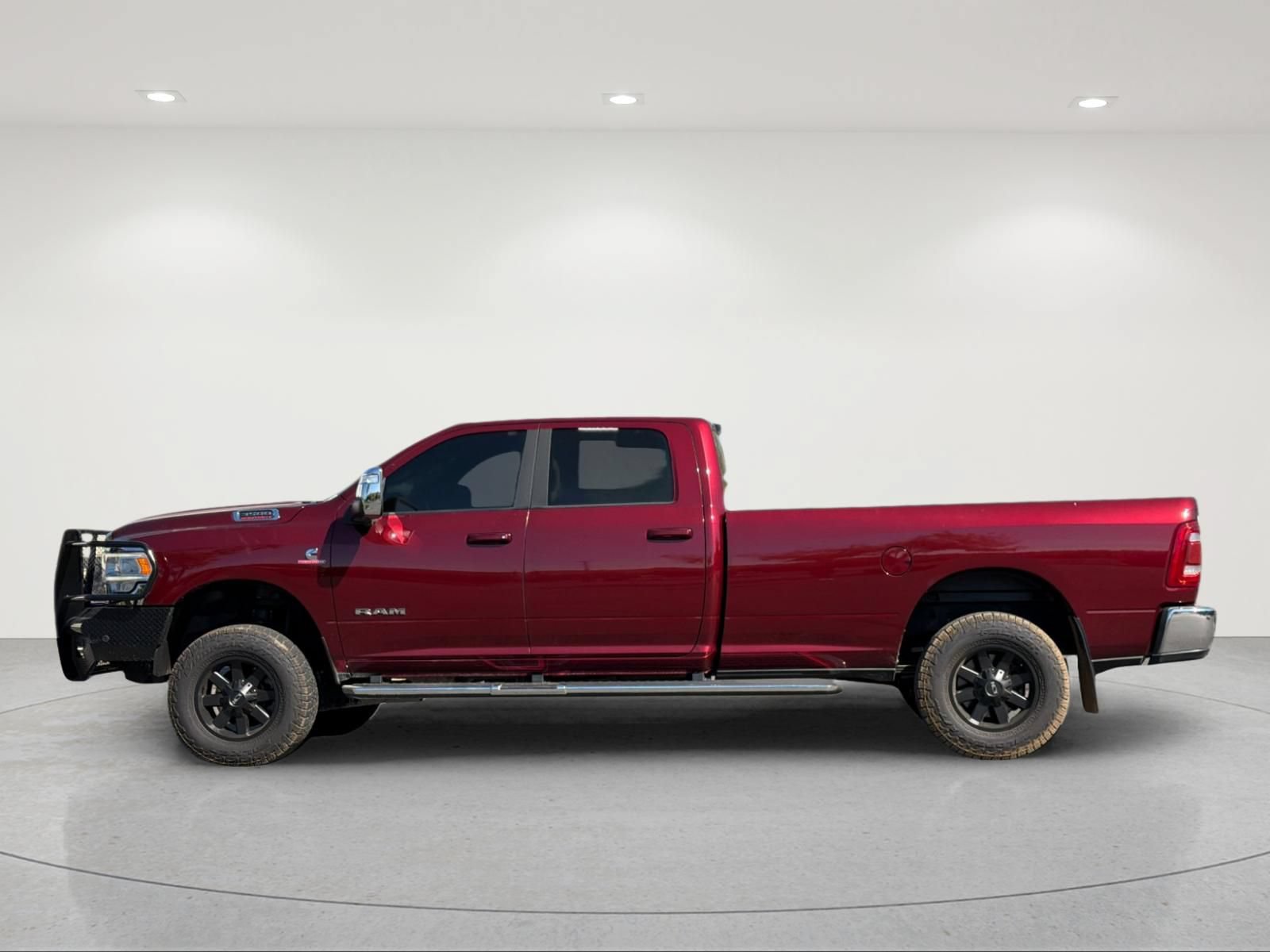 Used 2024 RAM 3500 Laramie w/ Towing Technology Group AWD/4WD image 2