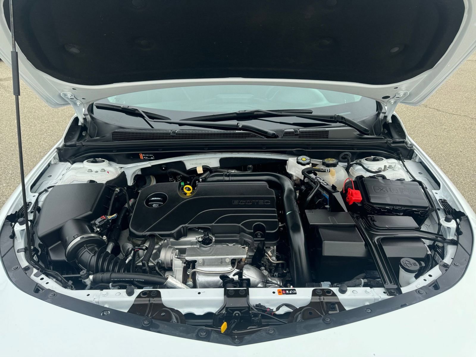 Used 2024 Chevrolet Malibu LT image 32