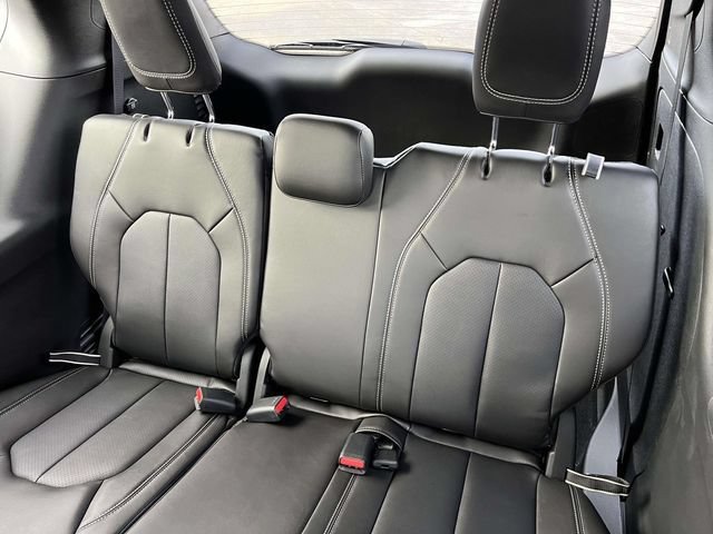 New 2026 Chrysler Pacifica Select w/ S Appearance Package AWD/4WD image 22