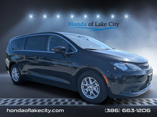 Used 2023 Chrysler Voyager LX FWD image 1