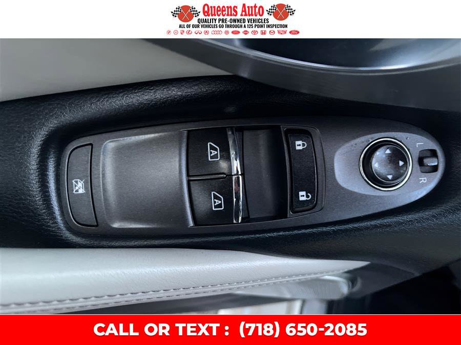 Used 2017 INFINITI Q60 3.0t w/ Cargo Package image 44