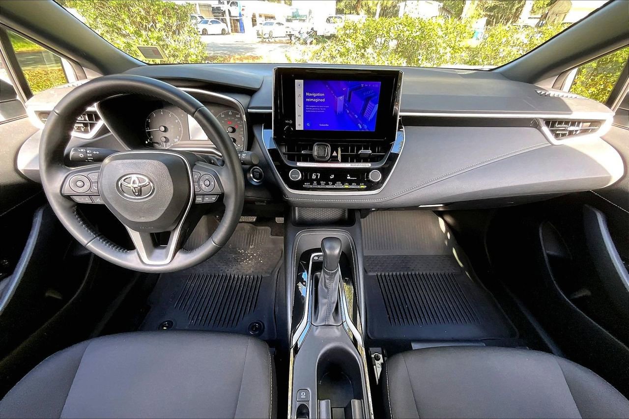 Used 2025 Toyota Corolla SE image 7