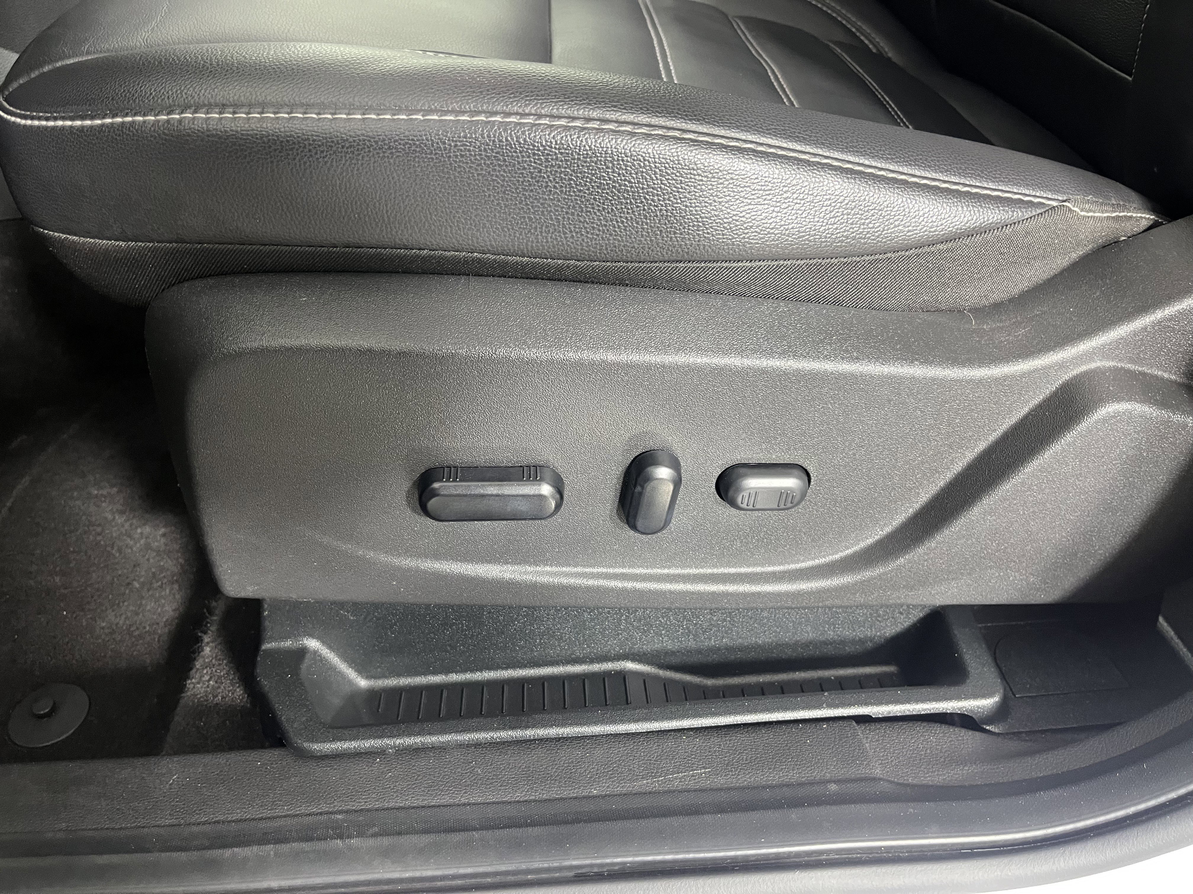 Used 2019 Ford Escape Titanium image 20