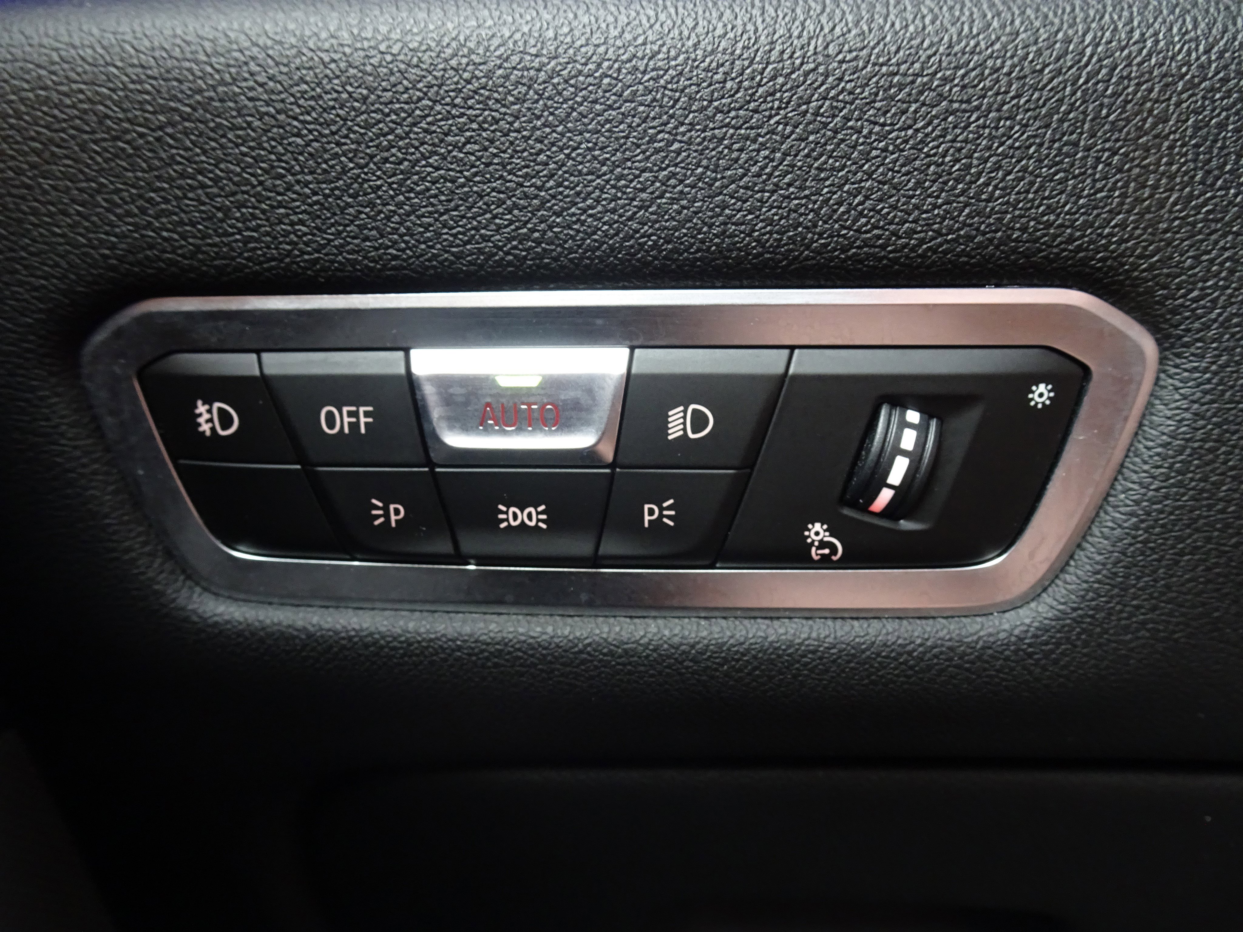 Used 2022 BMW X7 xDrive40i w/ Premium Package image 25