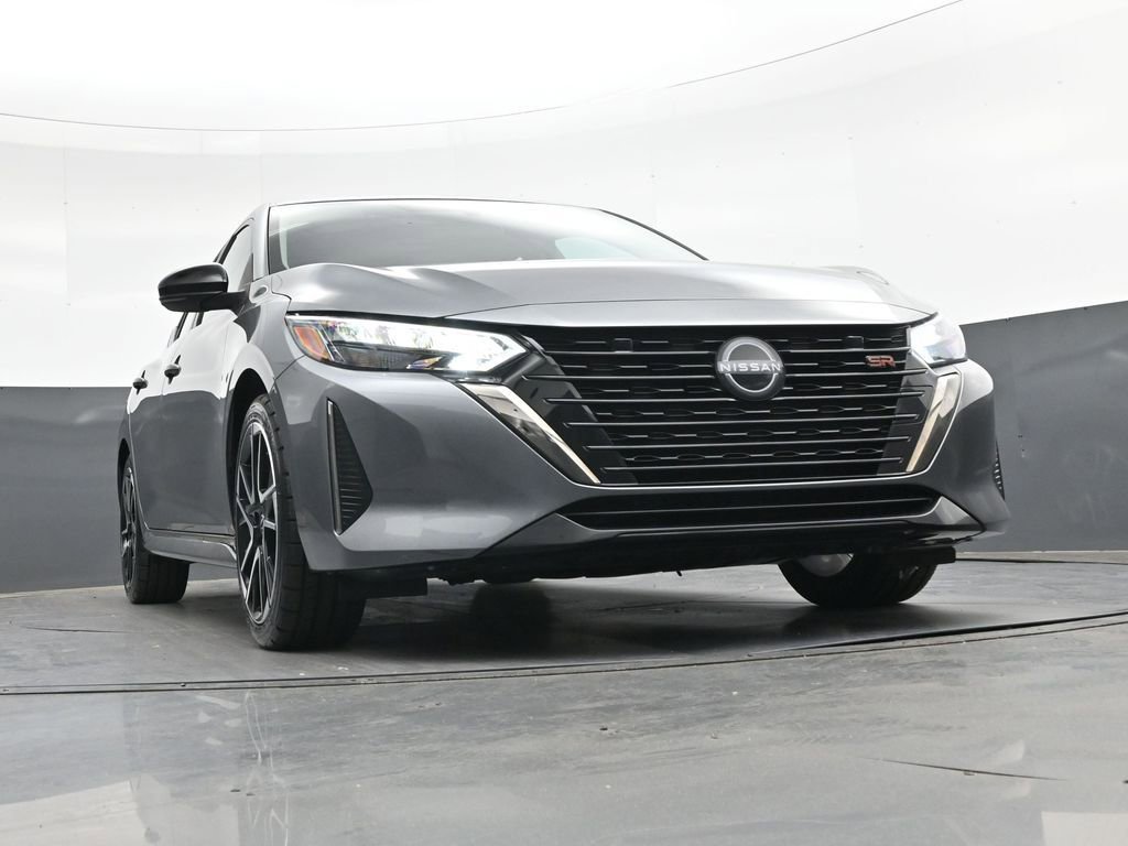 Used 2025 Nissan Sentra SR FWD image 46