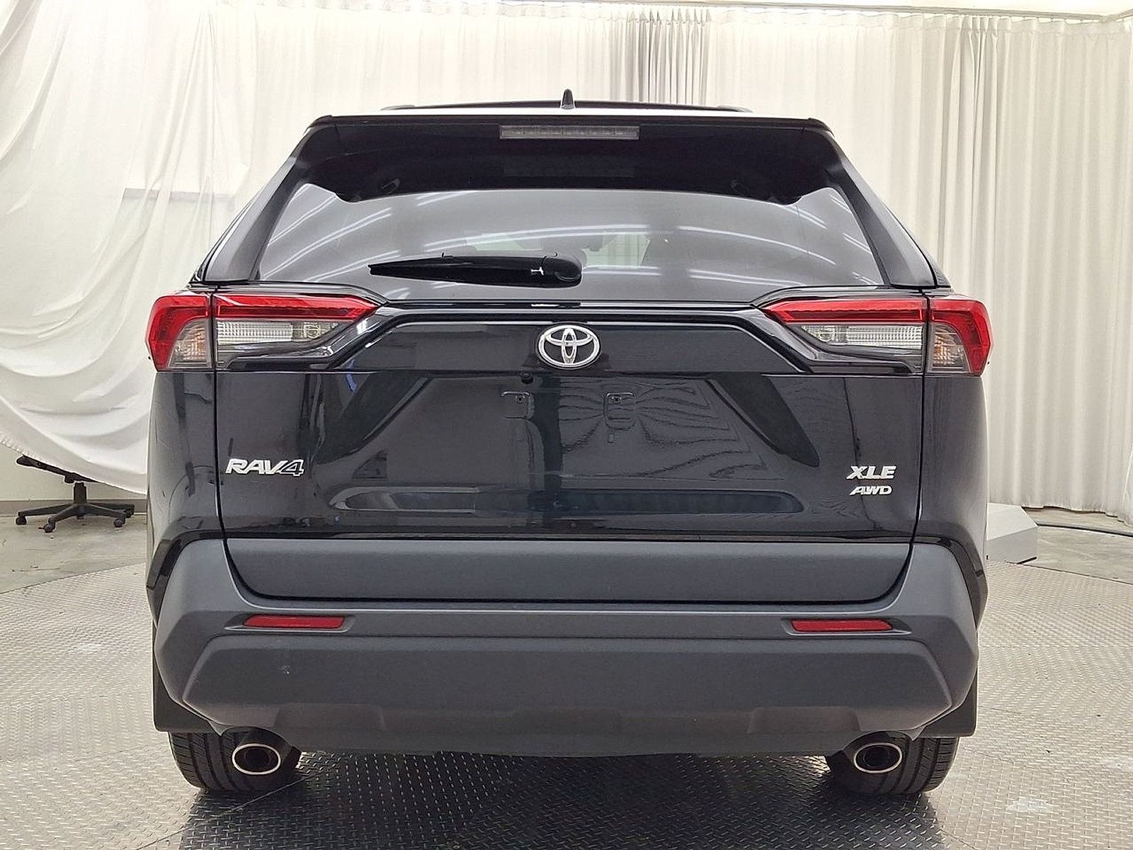 Certified 2022 Toyota RAV4 XLE Premium AWD/4WD image 27