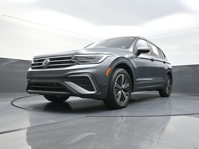 Used 2024 Volkswagen Tiguan Wolfsburg Edition image 21