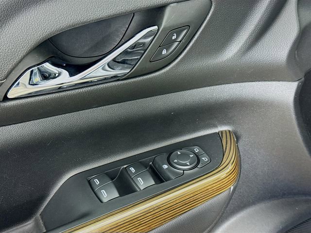 Used 2023 GMC Acadia SLE w/ Driver Convenience Package image 19