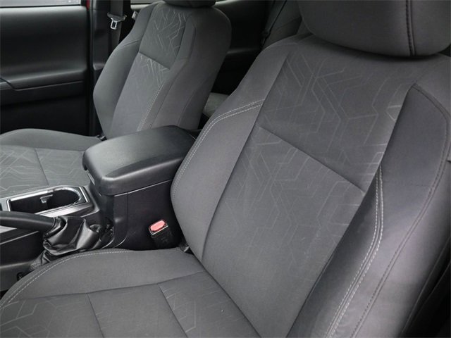 Used 2017 Toyota Tacoma TRD Sport w/ Tow Package (A/T) image 18