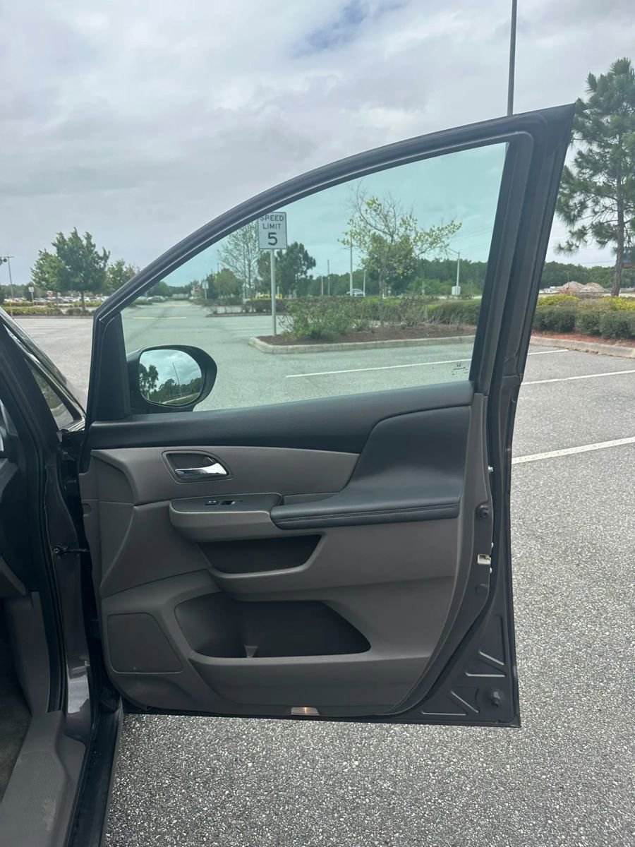 Used 2016 Honda Odyssey SE image 12
