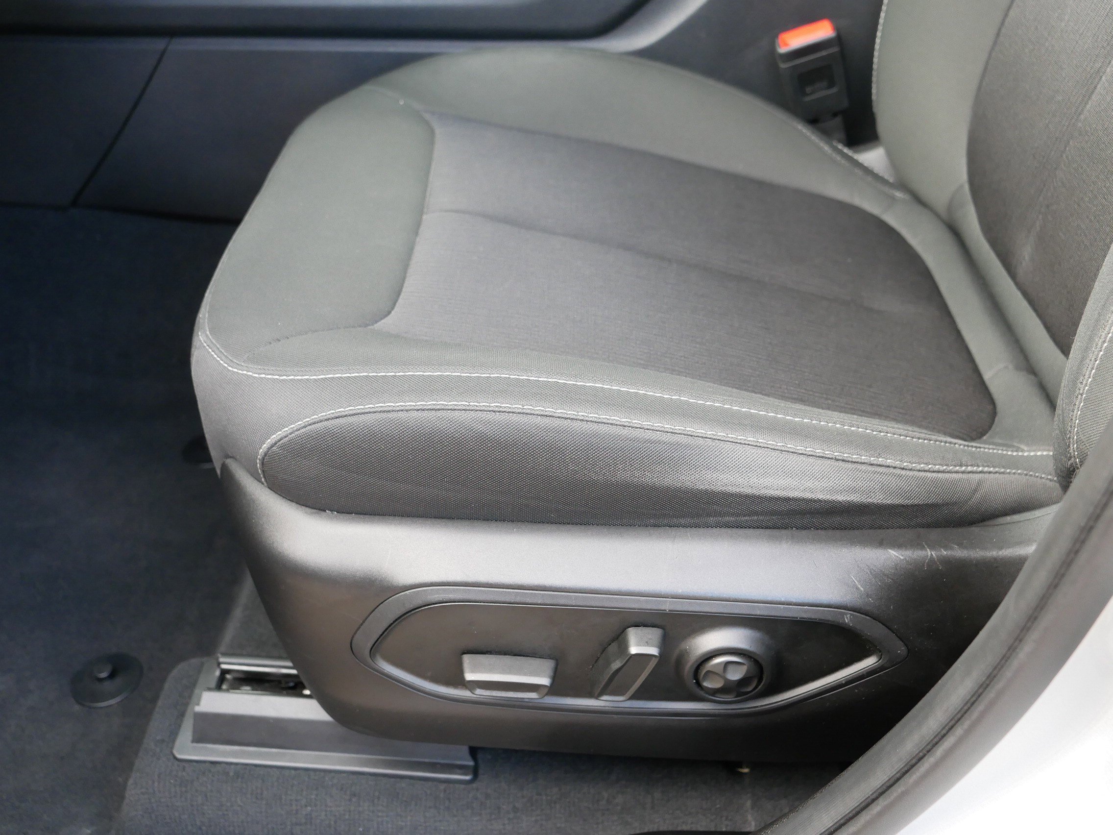 Used 2023 Jeep Grand Cherokee L Laredo image 20