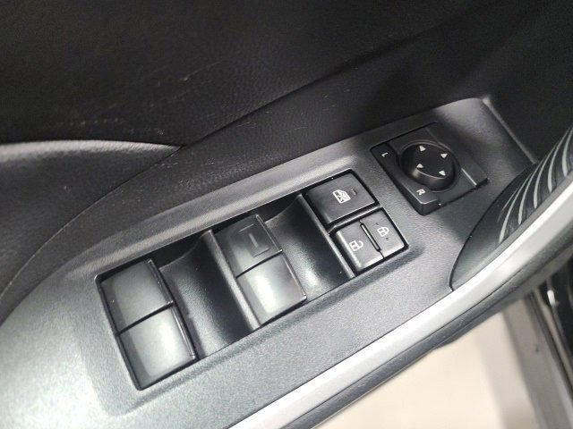 Used 2022 Toyota RAV4 LE image 22
