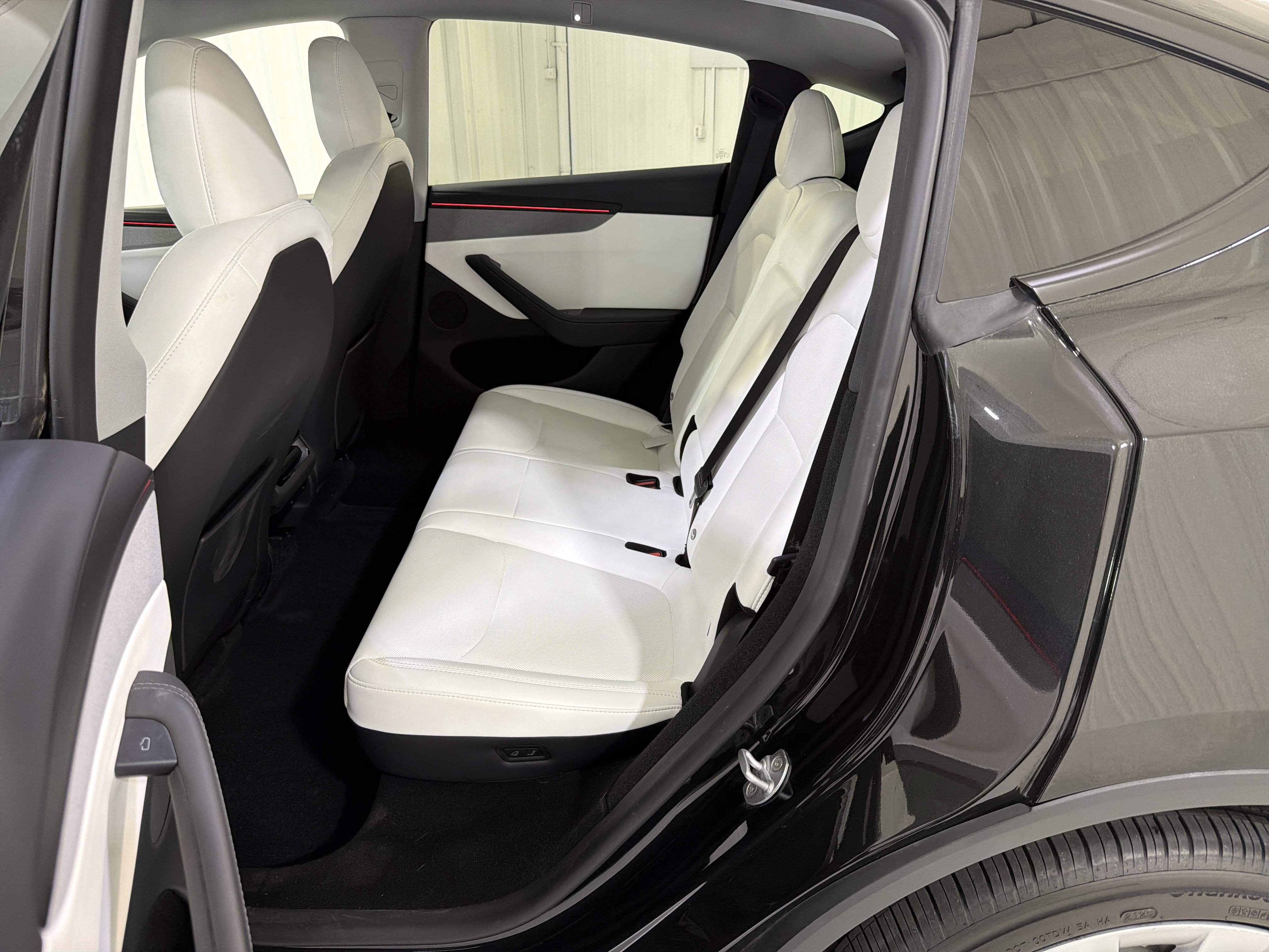 Used 2026 Tesla Model Y 2WD image 12