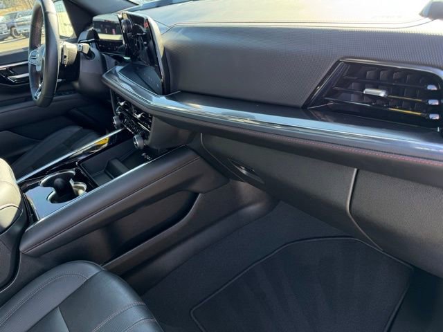 Used 2025 Chevrolet Suburban RST w/ RST Capability Package image 27