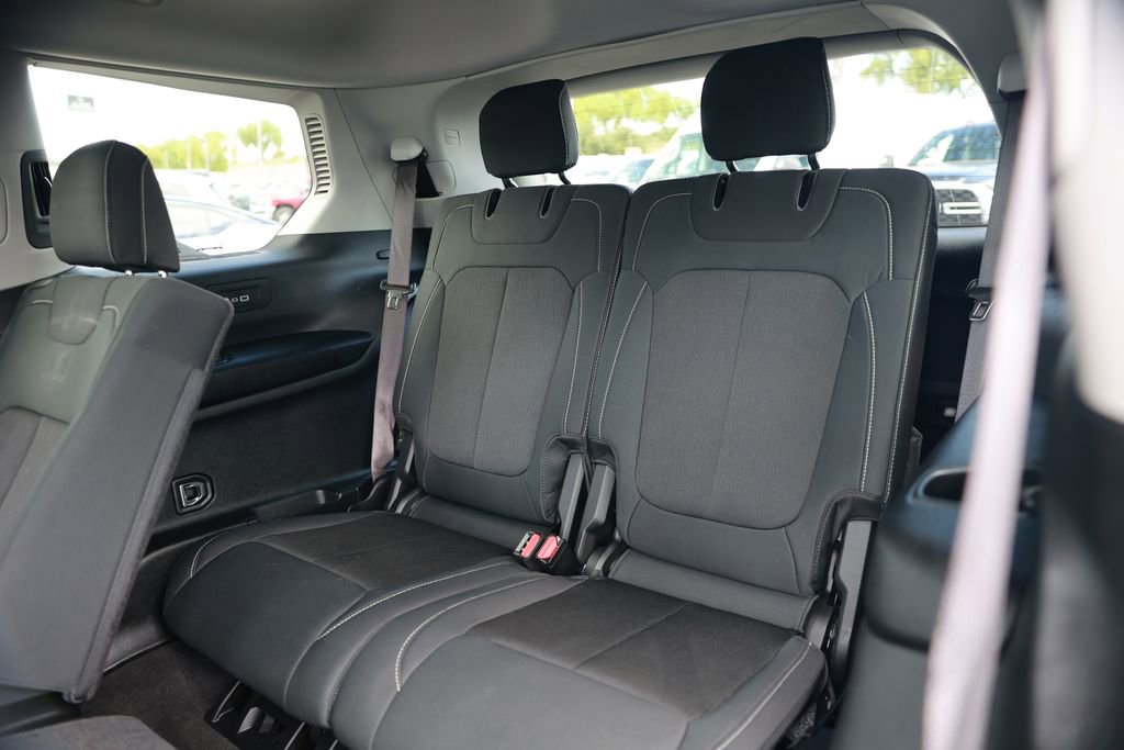 Used 2021 Jeep Grand Cherokee L Laredo w/ Luxury Tech Group I AWD/4WD image 34