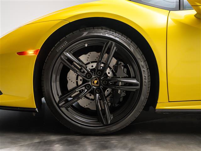 Used 2020 Lamborghini Huracan EVO image 9