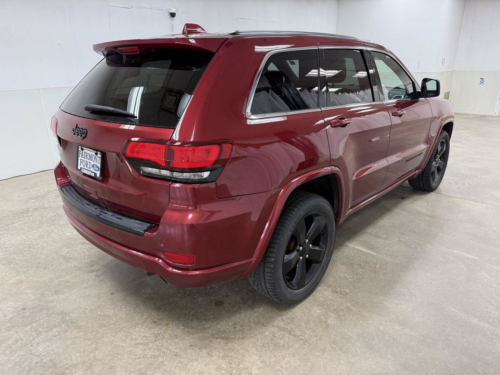 Used 2015 Jeep Grand Cherokee Altitude AWD/4WD image 7