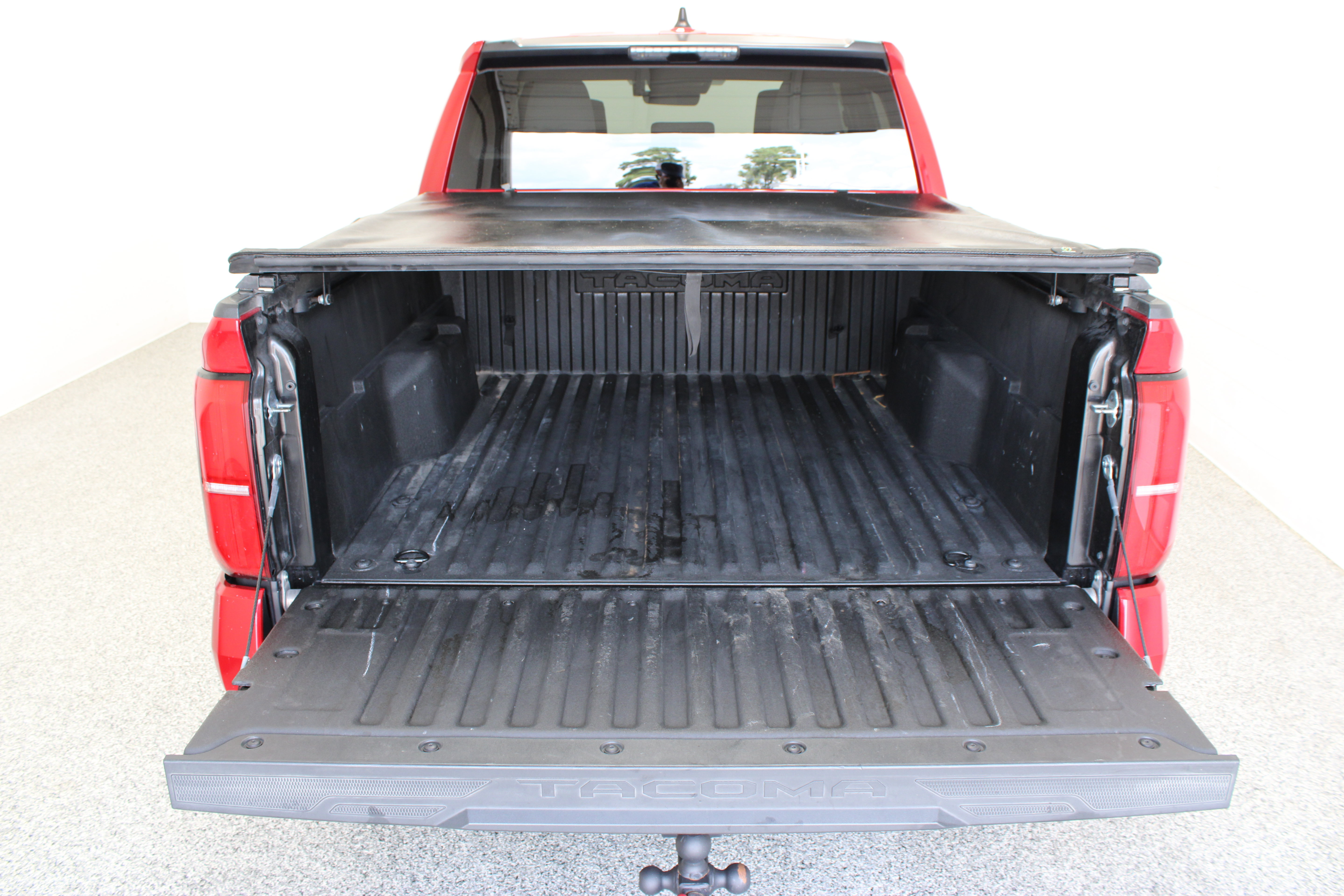 Used 2024 Toyota Tacoma SR5 AWD/4WD image 31