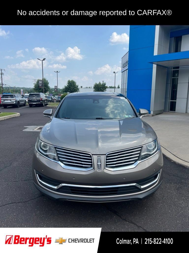 Used 2017 Lincoln MKX Reserve AWD/4WD image 2