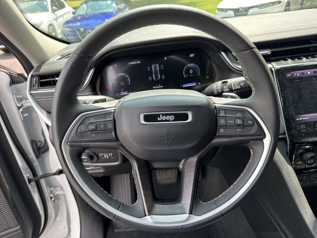 Used 2023 Jeep Grand Cherokee Limited image 29