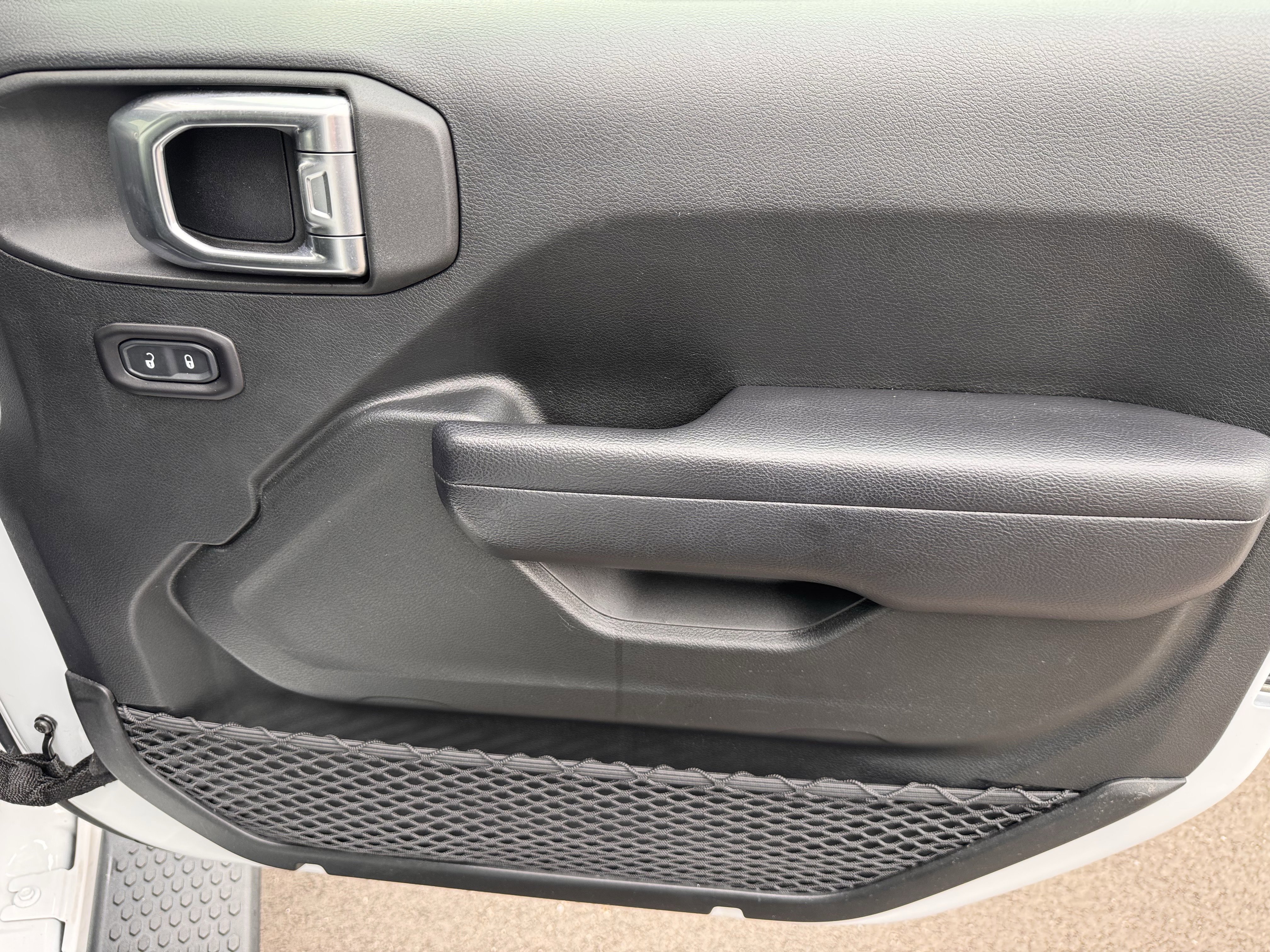 Used 2018 Jeep Wrangler Unlimited Sport S image 26