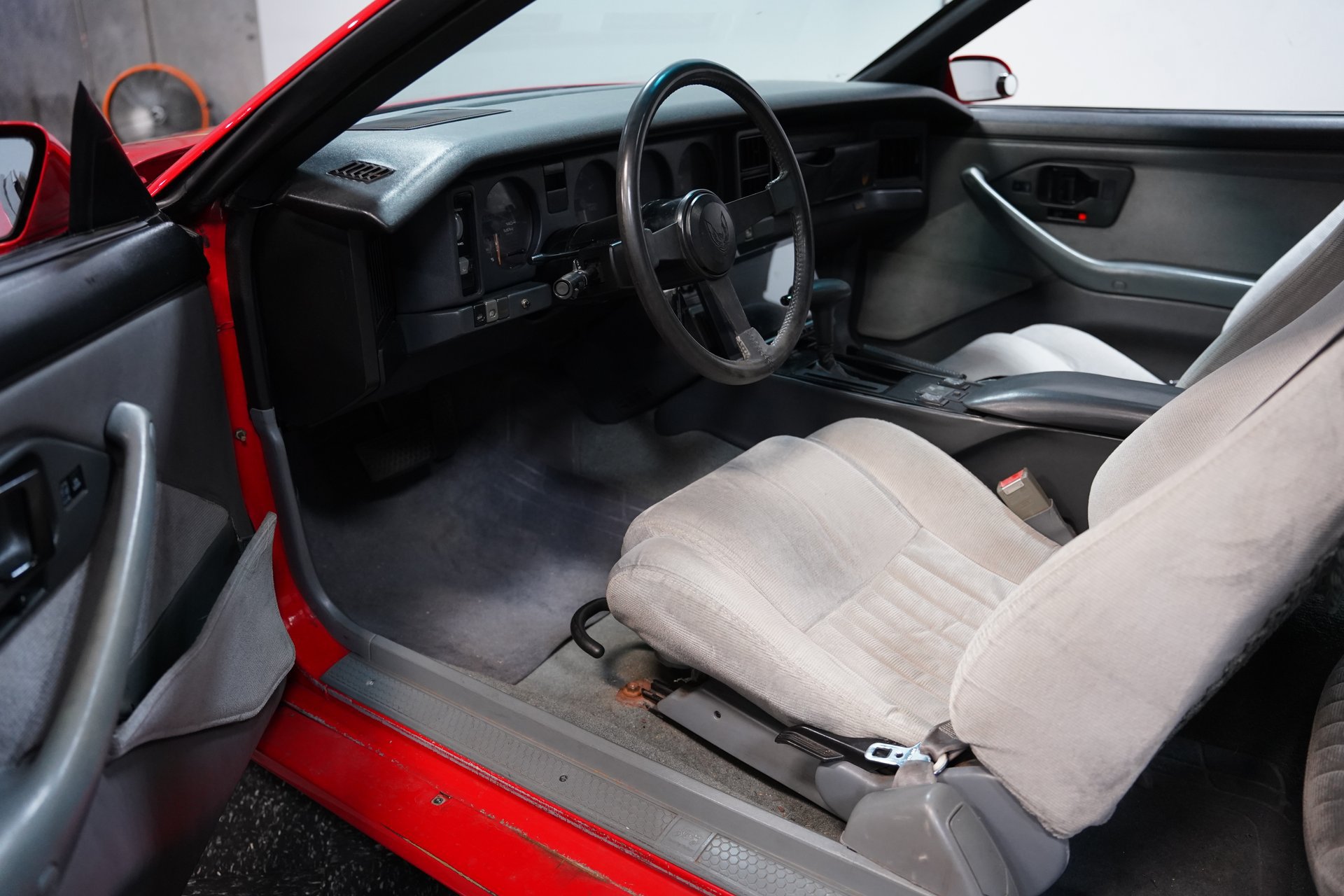 Used 1989 Pontiac Firebird Trans Am RWD image 4