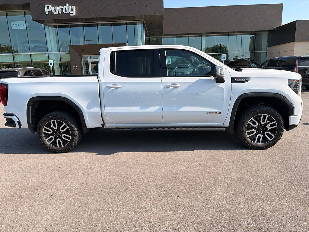 Used 2023 GMC Sierra 1500 AT4 w/ Technology Package AWD/4WD image 3