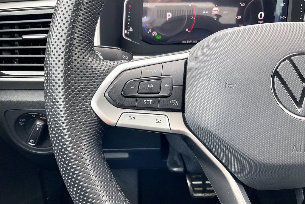 Used 2023 Volkswagen Atlas Cross Sport SEL R-Line image 18