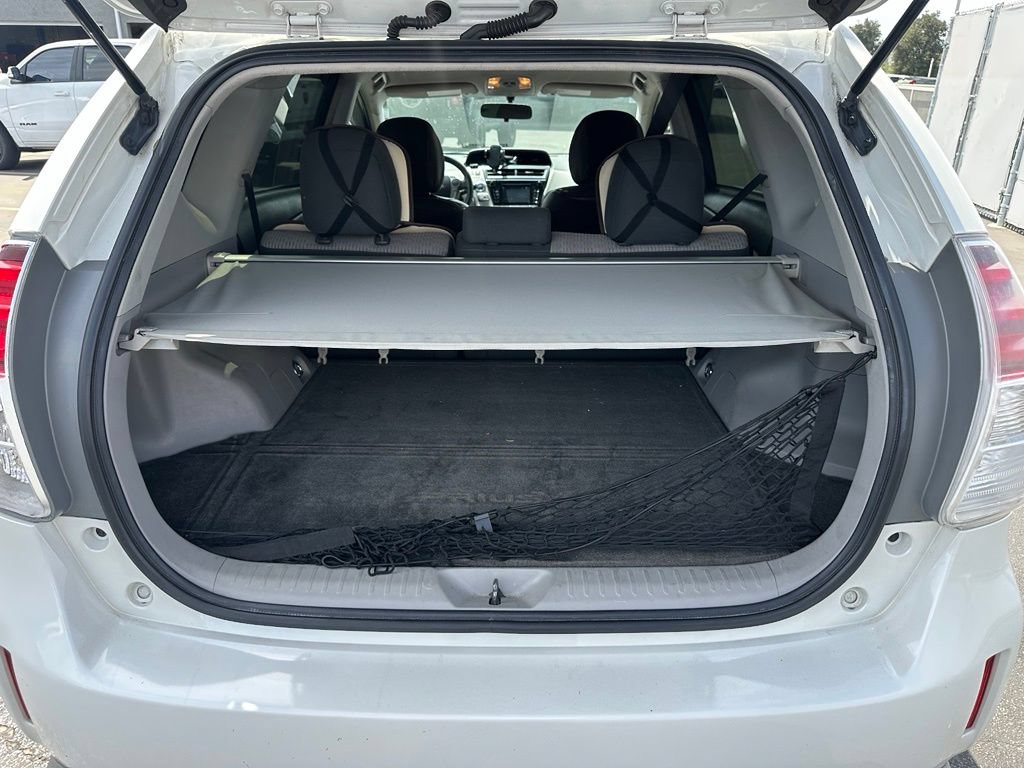 Used 2016 Toyota Prius V Three FWD image 4