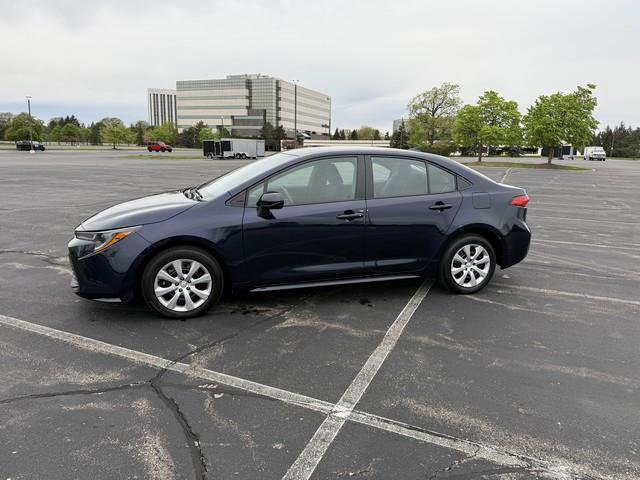 Used 2025 Toyota Corolla LE FWD image 3
