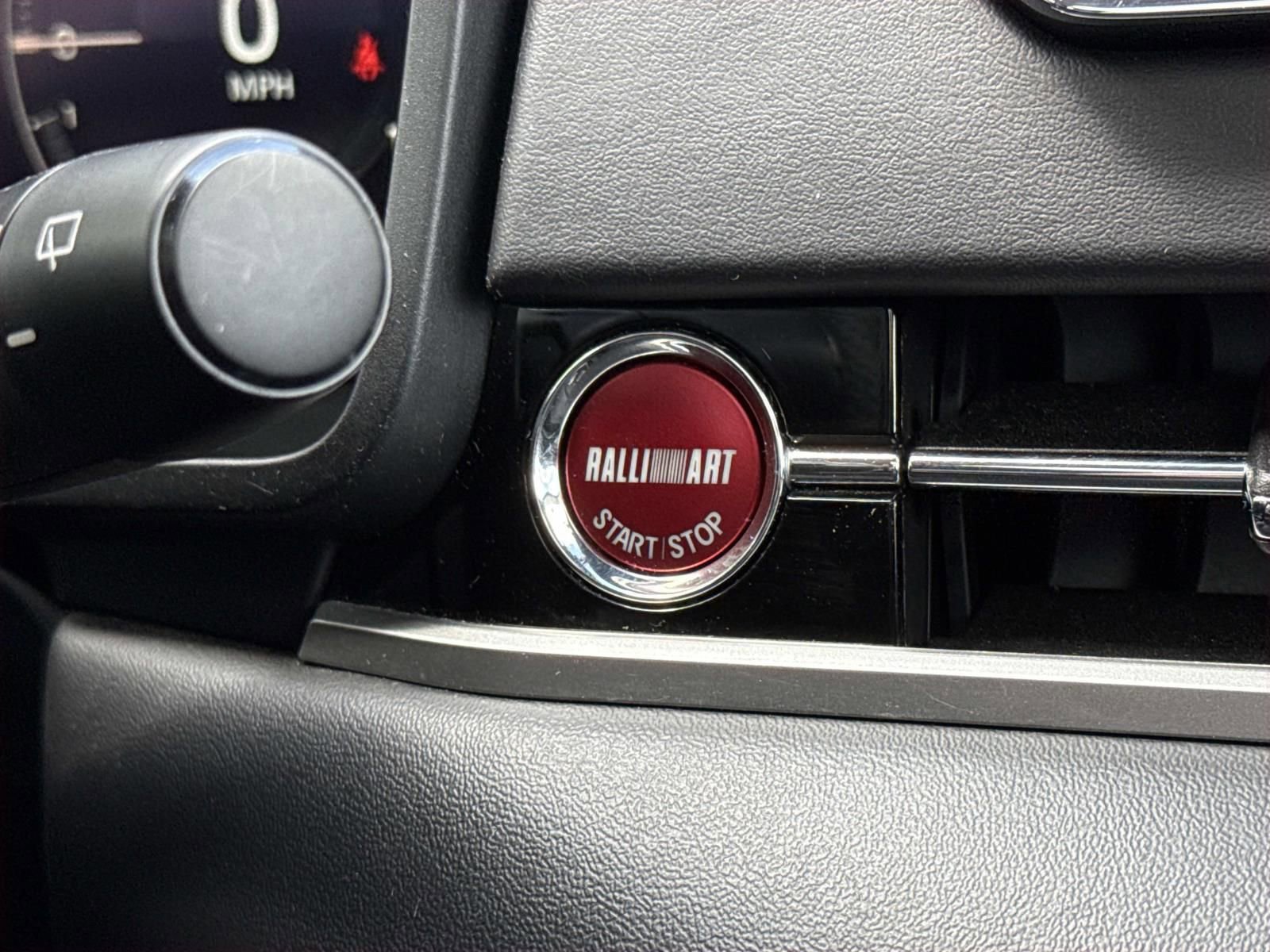 Used 2024 Mitsubishi Outlander Ralliart AWD/4WD image 20