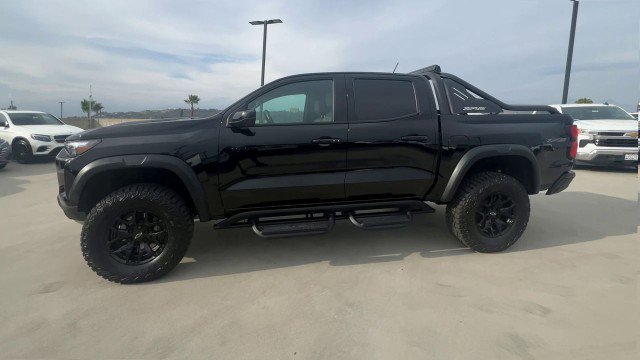 Used 2025 Chevrolet Colorado ZR2 w/ Midnight Edition image 5