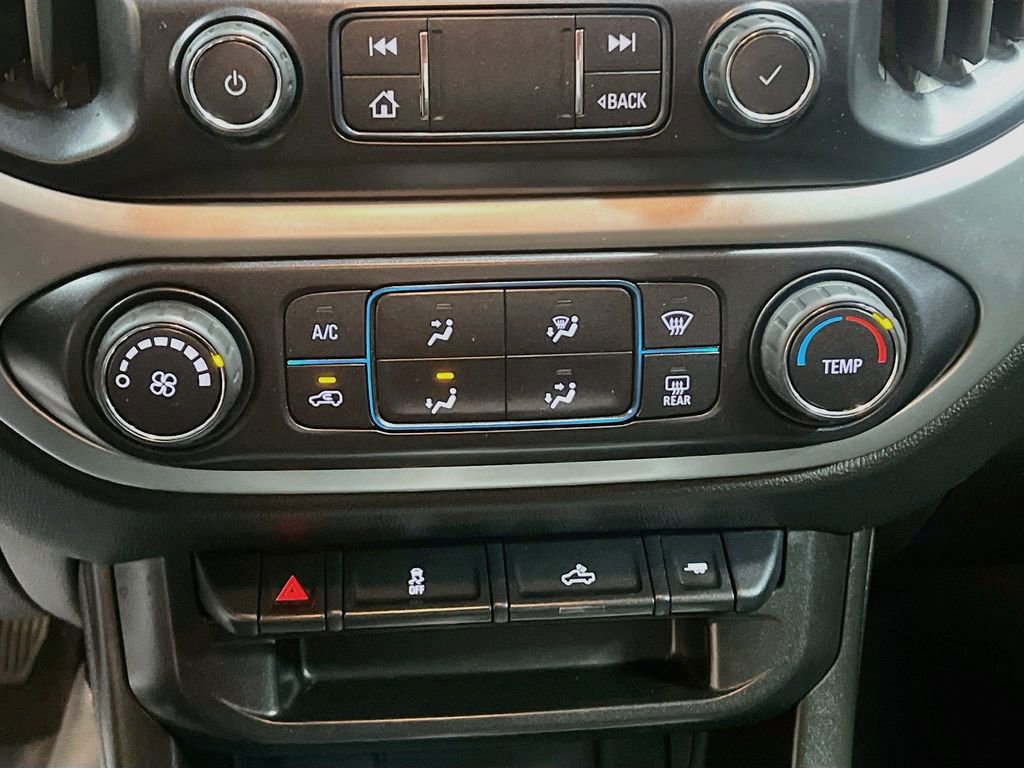 Used 2022 Chevrolet Colorado LT w/ LT Convenience Package AWD/4WD image 16