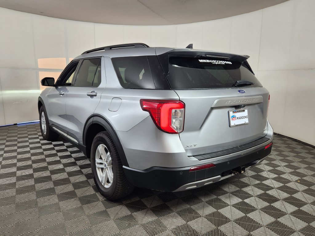 Used 2021 Ford Explorer XLT w/ Equipment Group 202A AWD/4WD image 5
