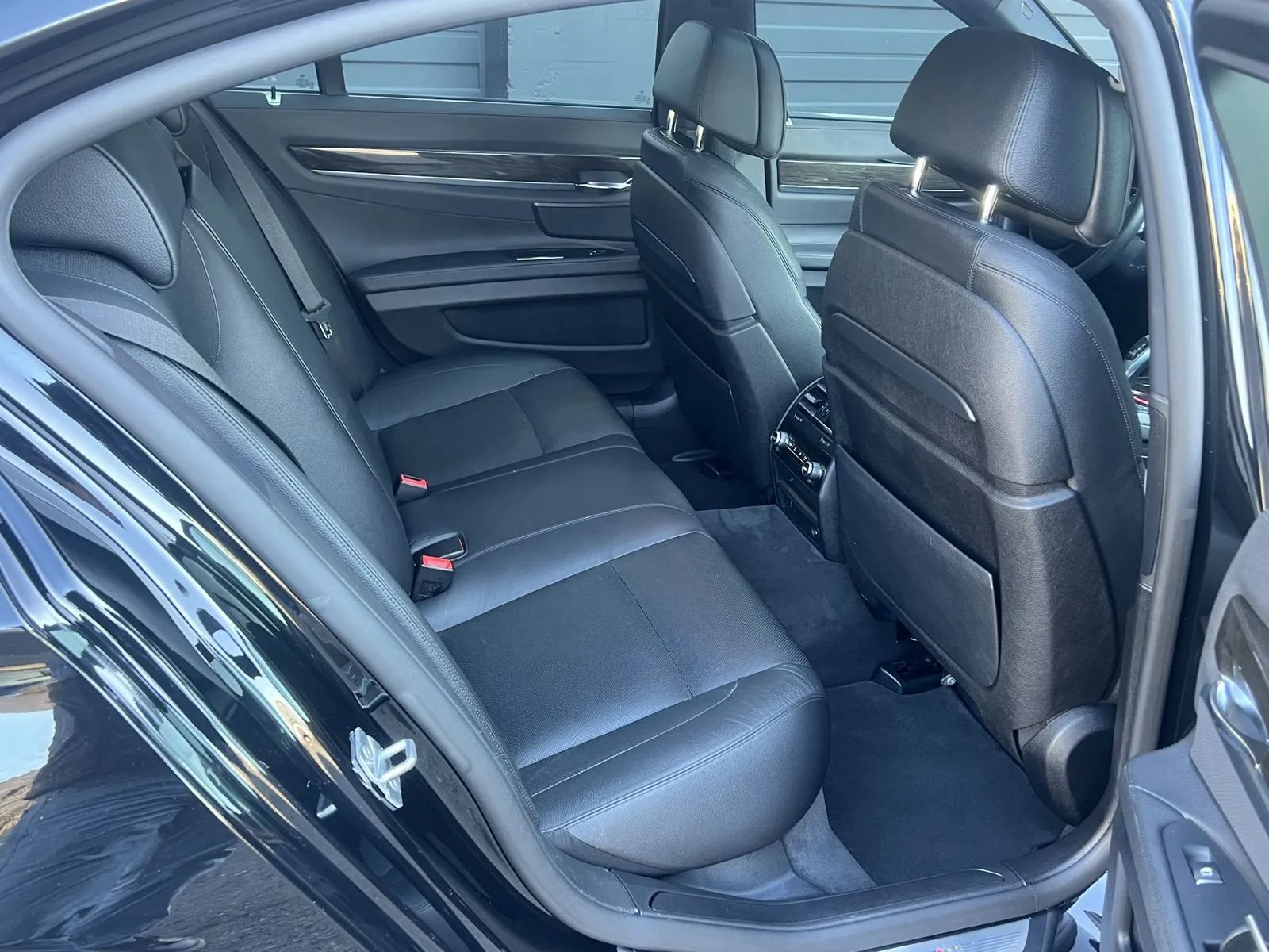 Used 2015 BMW 740i RWD image 14