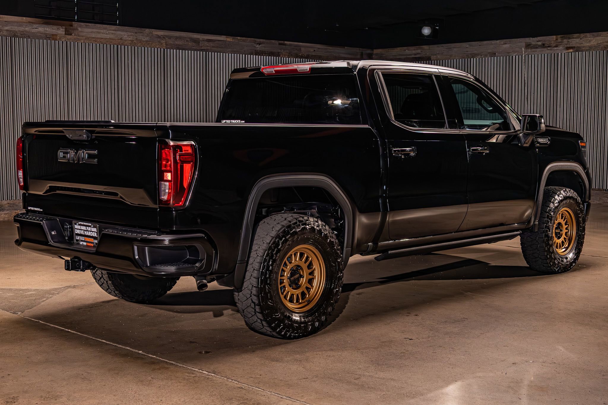 Used 2025 GMC Sierra 1500 Elevation image 9