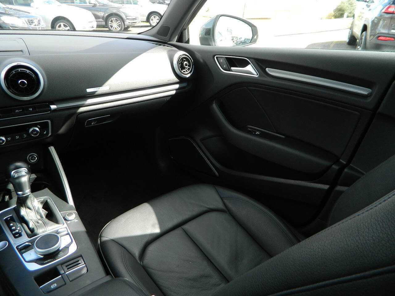 Used 2017 Audi A3 e-tron Prestige image 17