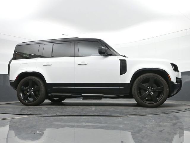 Used 2024 Land Rover Defender 110 X-Dynamic SE image 16