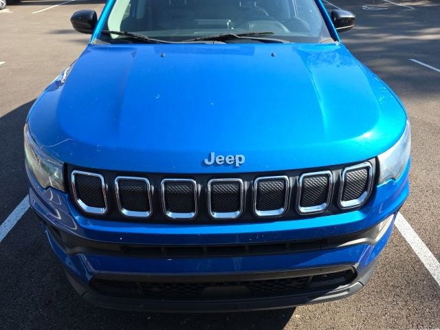 Used 2022 Jeep Compass Latitude AWD/4WD image 2