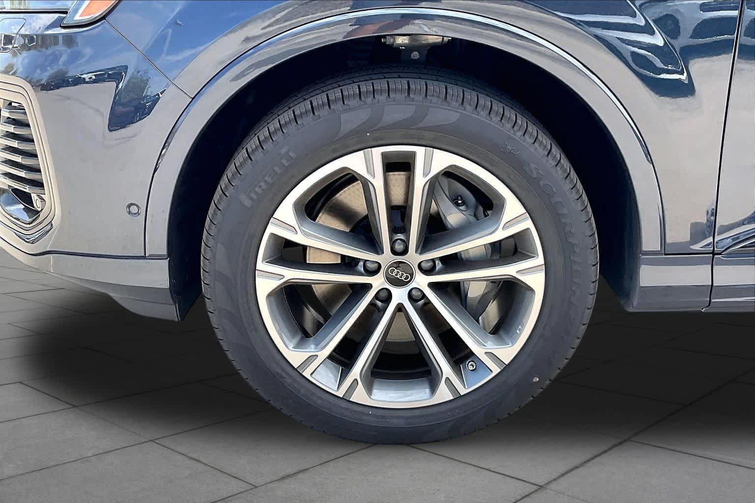 New 2026 Audi Q7 2.0T Premium AWD/4WD image 11