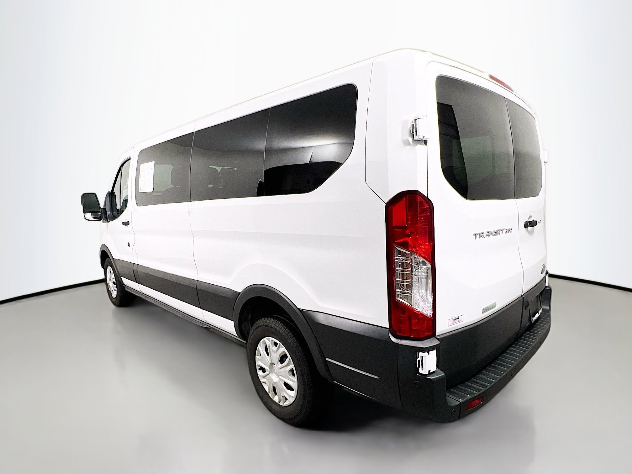 Used 2023 Ford Transit 350 XLT image 8