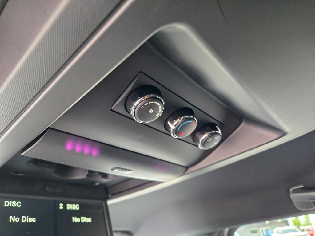 Used 2020 Dodge Grand Caravan SE FWD image 16