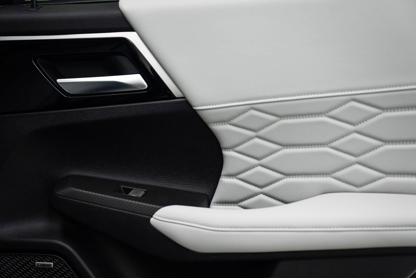 New 2025 Mitsubishi Outlander SEL image 23