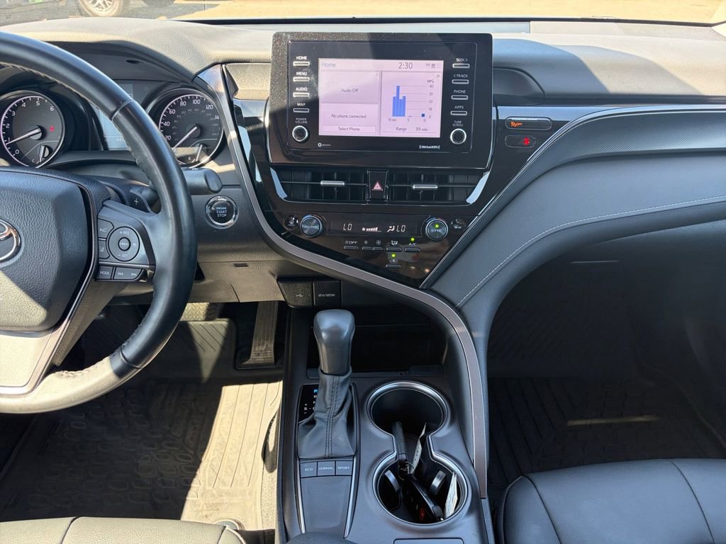 Used 2023 Toyota Camry SE w/ Cold Weather Package image 12