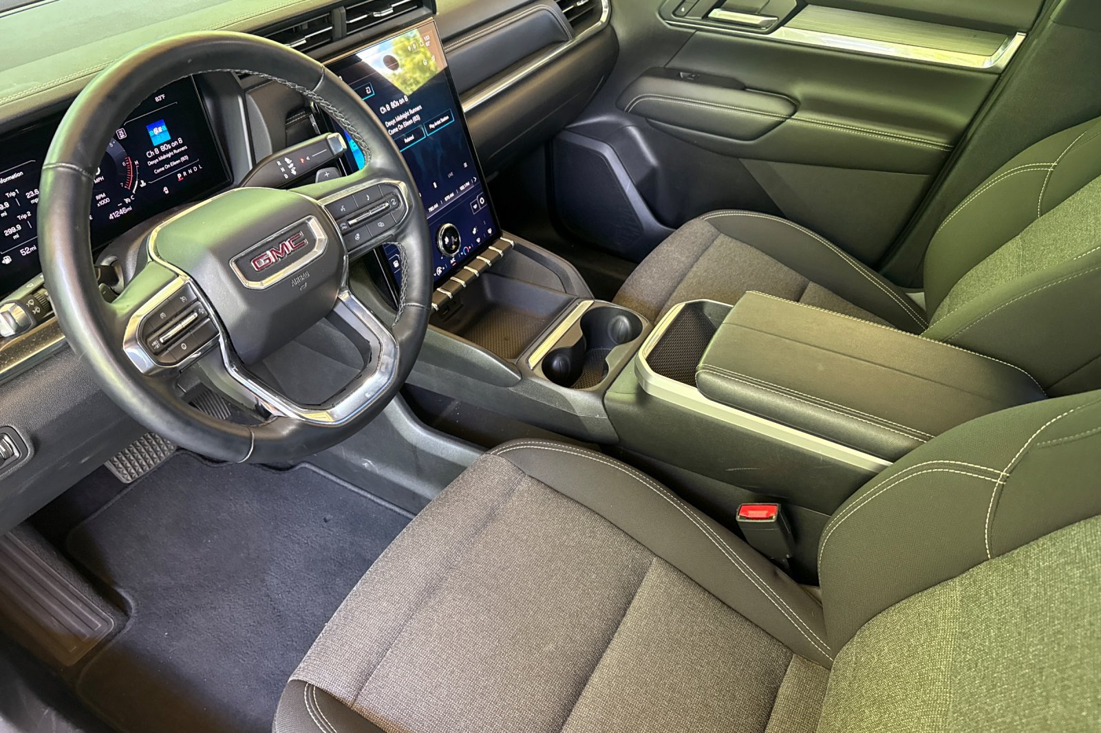 Used 2025 GMC Terrain Elevation AWD/4WD image 11
