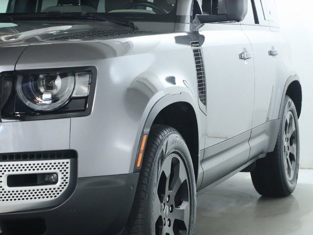 Used 2023 Land Rover Defender 110 SE image 14